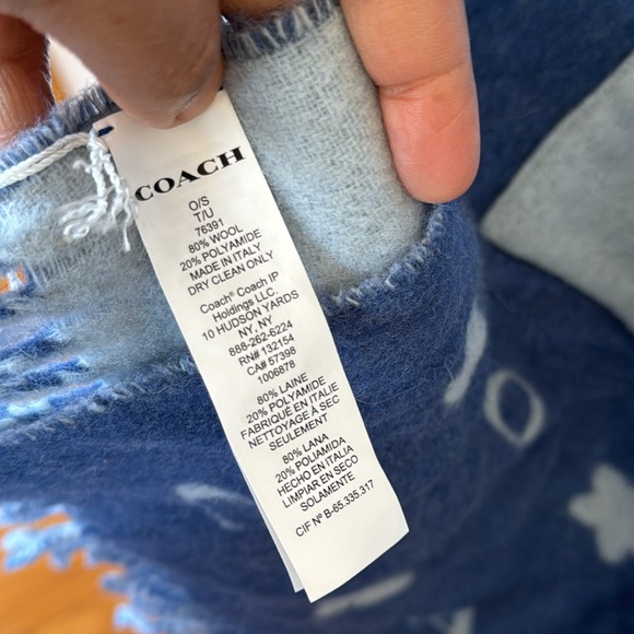 Coach Star Oversized Muffler with pockets - Picture 5 of 6